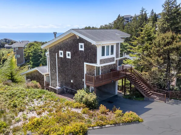 505 Capes Dr, Tillamook, OR 97141