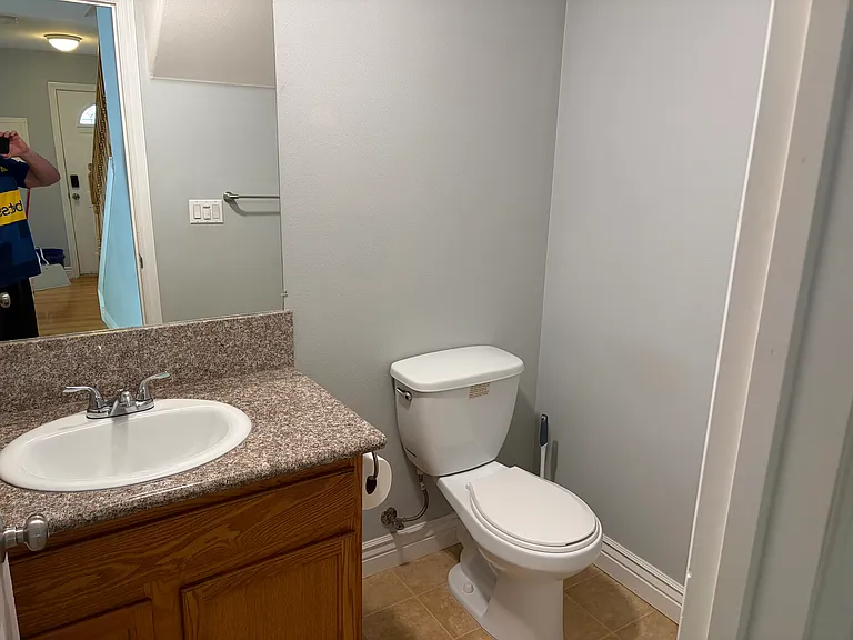 Downstairs 1/2 bath