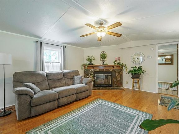 3rd image of 4021 26th Street Ct NE
