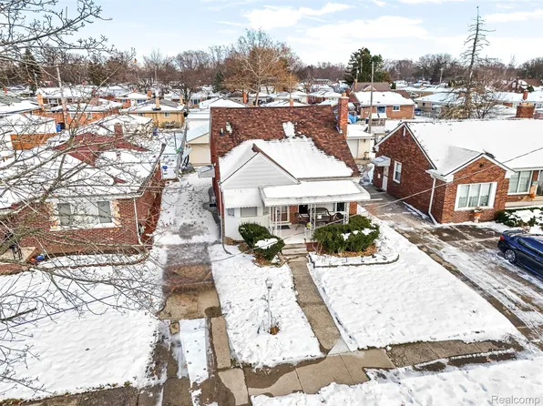 7476 Nightingale St, Dearborn Heights, MI 48127
