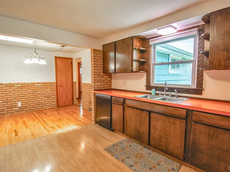 311 Swansea Ave — Photo 18
