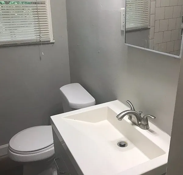 2059 Detroit Ave NW — Photo 6