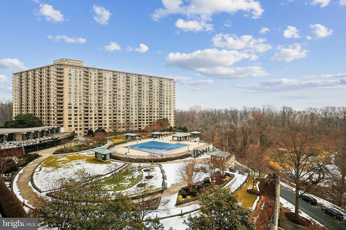 5225 Pooks Hill Rd APT 629S photo 1