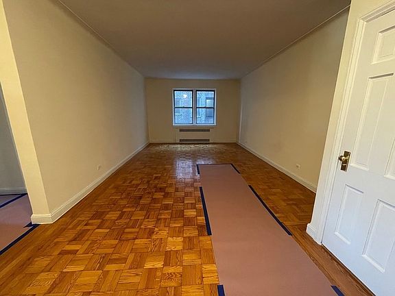 3rd image of 410 E 17th St #44