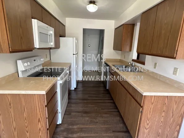 210 West John St., 210 W John St #2, Poynette, WI 53955