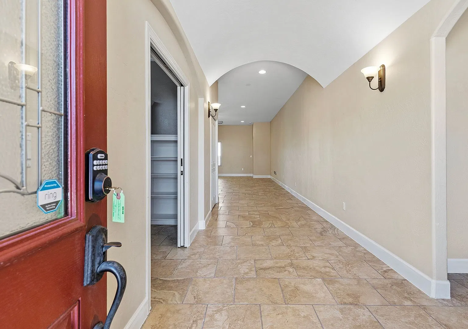 Spacious 5 Bedroom 3 Bath House near Golf Course — Photo 4