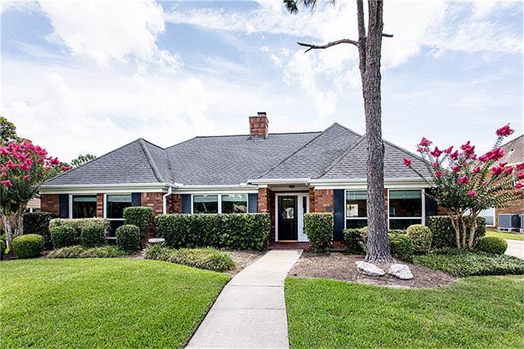 1st image of 2104 Pebble Beach Dr