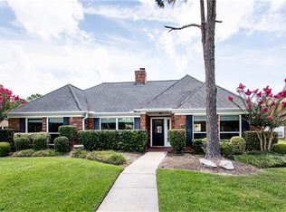 2104 Pebble Beach Dr, League City, TX 77573