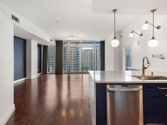 5th image of 44 Peachtree Pl NE #1534