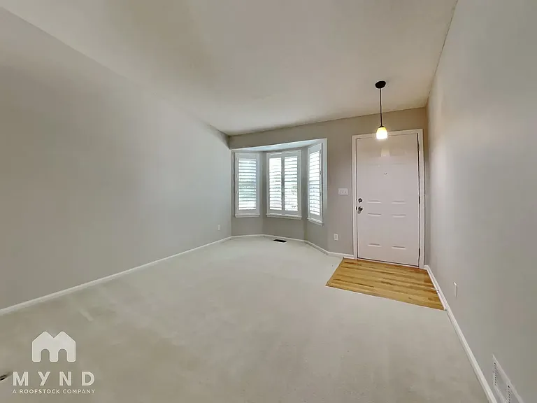 9693 Castle Ridge Cir — Photo 8
