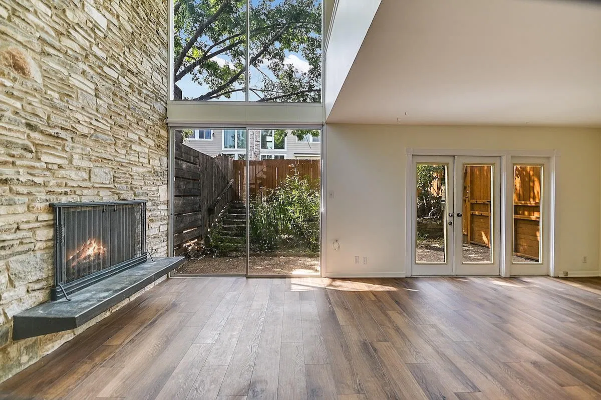 2 bed, 1.5 bath, 1200 sqft, $2,800 — Photo 4