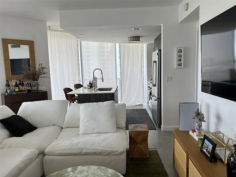 488 NE 18th St #2301 — Photo 13