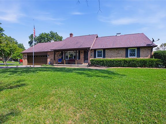 2nd image of 4114 Lake Rd