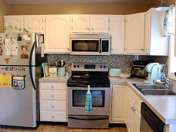 4th image of 492 Meadow Ln