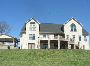 228 Grand View Ln, Stuart, VA 24171