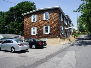 10 Irving St, Lowell, MA 01852