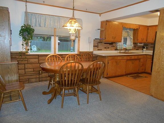 4th image of 142 Esther Cir