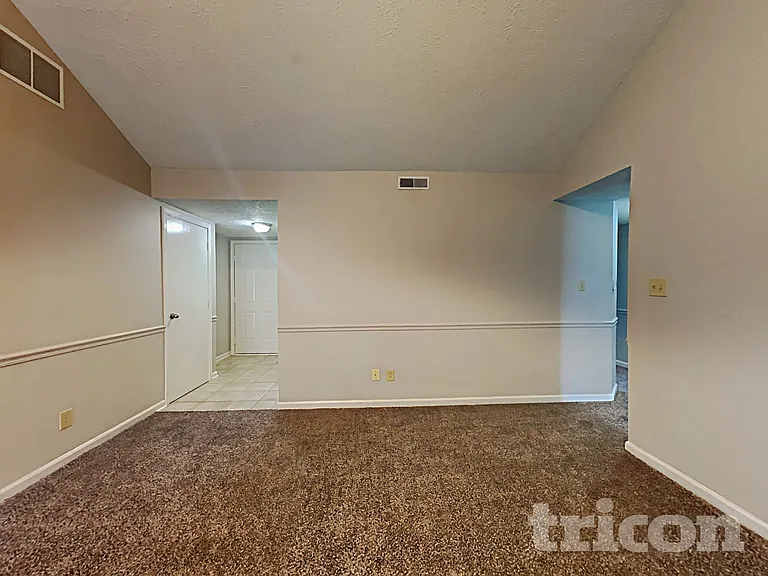 572 San Ricardo Dr — Photo 2