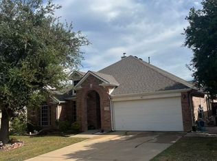 1748 Hidden Brook Dr, Grand Prairie, TX 75050