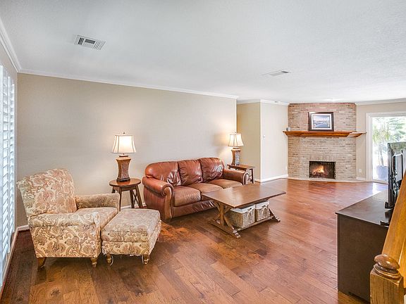 4th image of 6808 Viking Dr