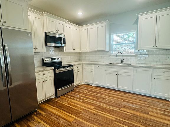 4th image of 5908 Ash Ave #78002001