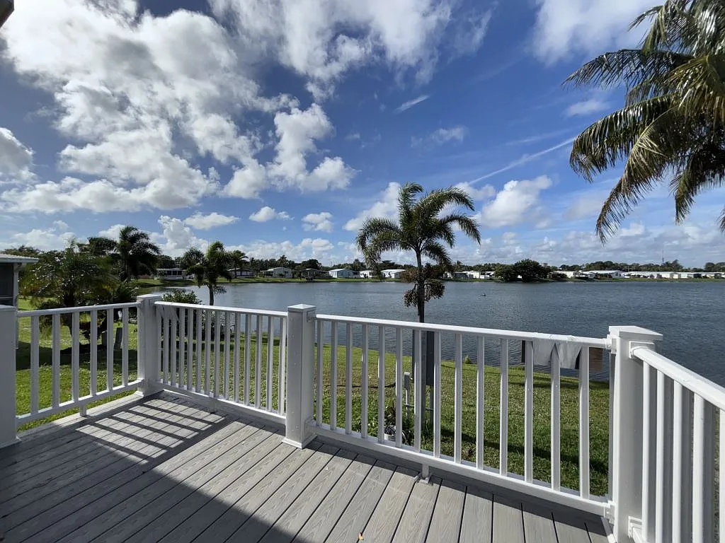 2 bed, 2.0 bath, 1408 sqft, $1,949 — Photo 3