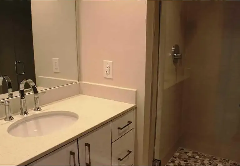 1705 N Riverside Dr #2 — Photo 37