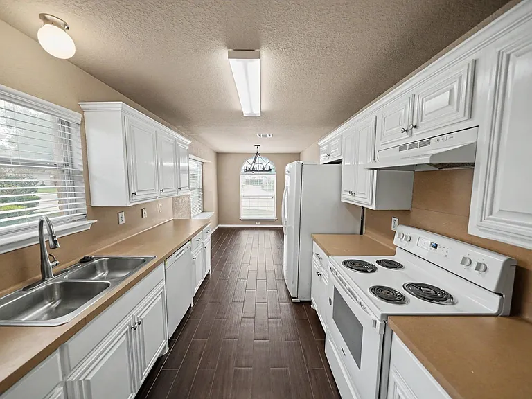 6527 Candleview Ct — Photo 12