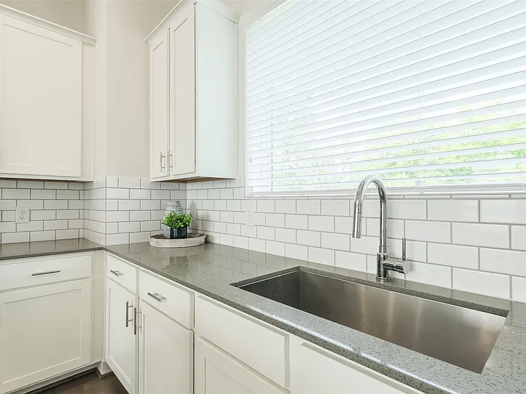 4817 Martin Oaks Ln — Photo 14
