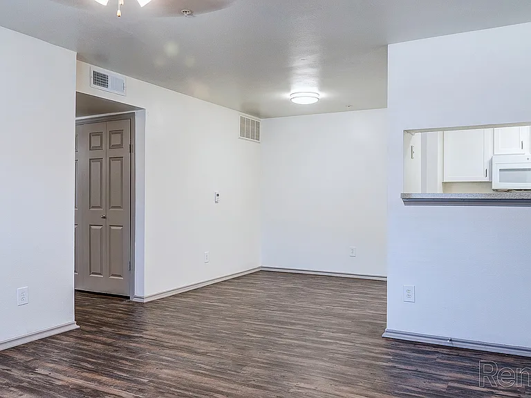McKinney Park Apartments — Photo 11