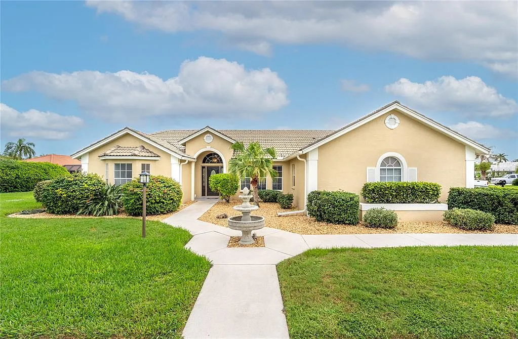 4 bed, 2.0 bath, 2437 sqft, $4,275 — Photo 1