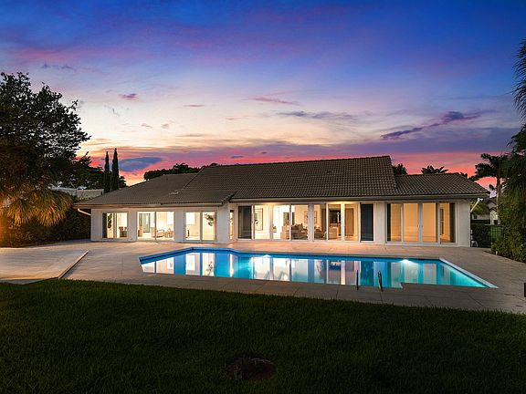 3rd image of 654 Pine Lake Drive