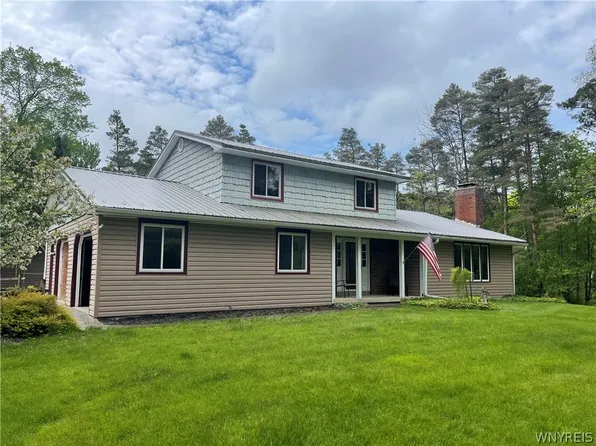 1505 Emery Rd, East Aurora, NY 14052