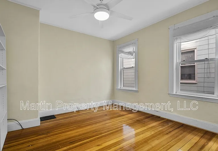 31 Harold St #A — Photo 5