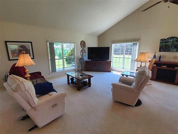4th image of 1310 County Road 3824