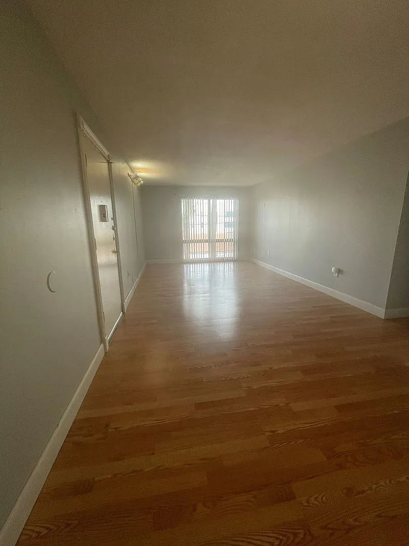 When Minutes Matter, Live Where You Work and Play @ Summit House Condominiums! — Photo 3