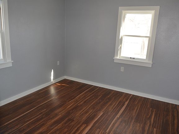 2nd image of 320 N Kearney Ave