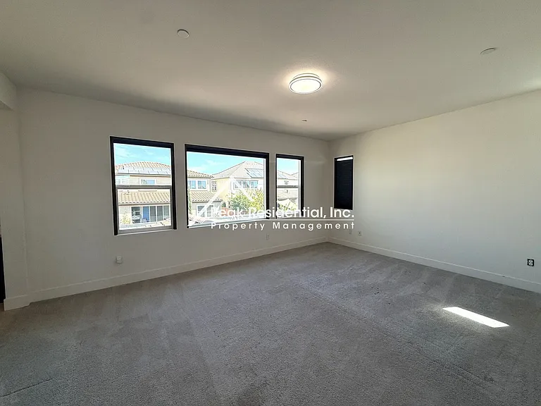 3535 Heron Ct — Photo 34