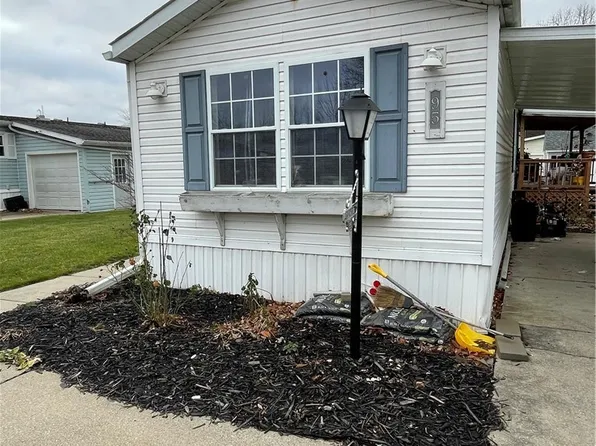 95 Lakewood Vlg, Medina, NY 14103