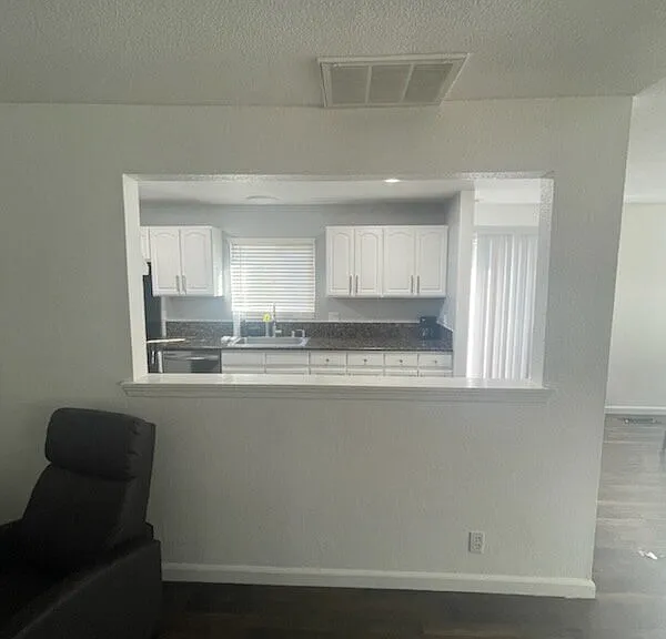 660 Greg Thatch Cir #9 — Photo 7