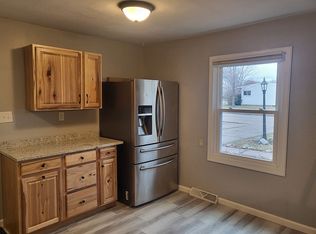 2136 N Michigan Ave, Davenport, IA 52804