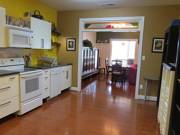 big kitchen, view to dining area