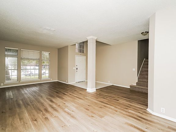 4th image of 2616 Lonesome Oak Dr