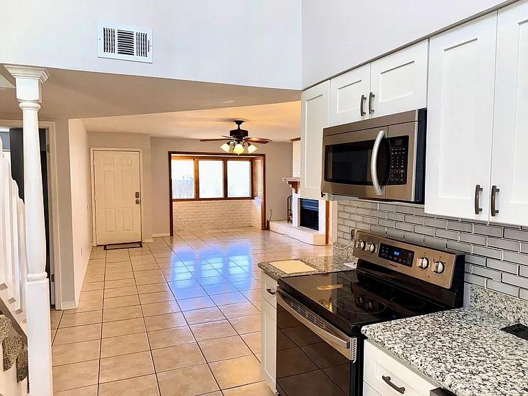 3 Hollycrest Blvd — Photo 5