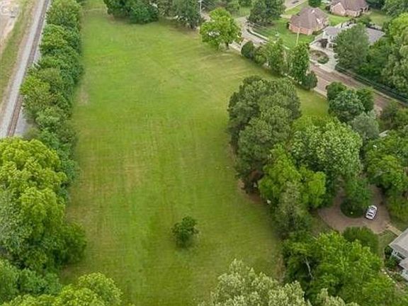 3rd image of 8125 Poplar Pike #2