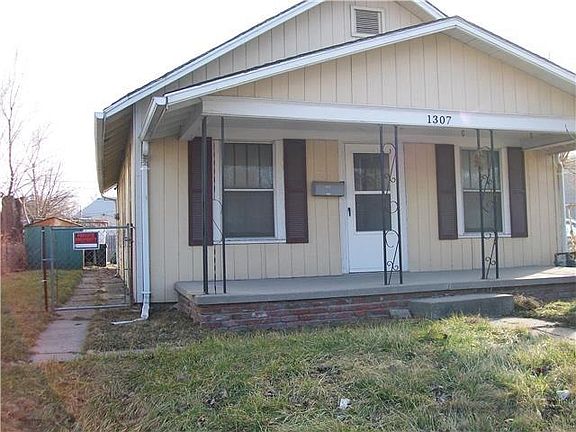 2nd image of 1307 Kansas Ave