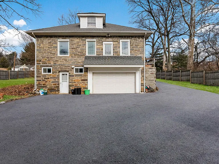 459 S Gulph Rd — Photo 25