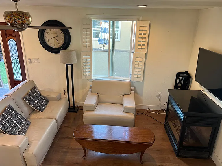 1140 Tuolumne St #2 — Photo 5