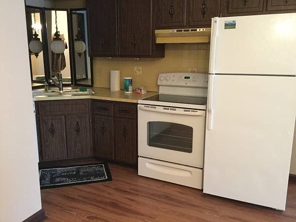 Kitchen w/ ref, stove & new dish wshr