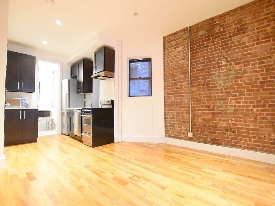 1st image of 26 Vandam St #3ER